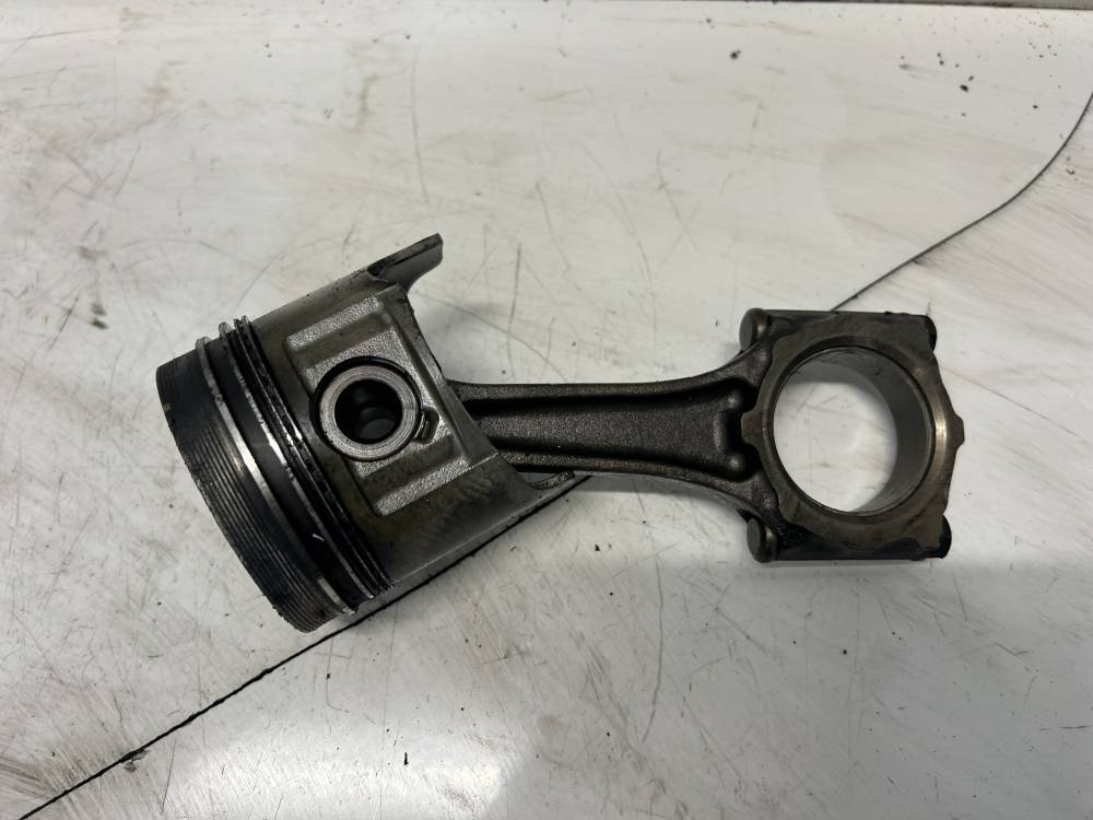 Opel Combo 1997 Tłok z korbowodem