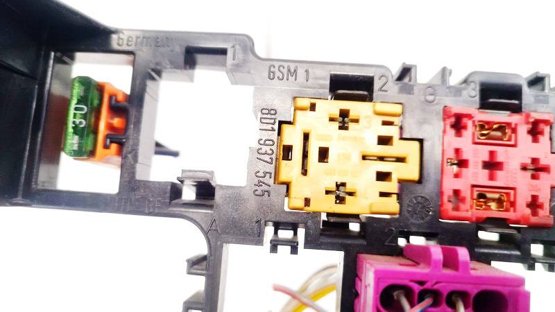 8D1937545 Audi A4 1997 Skrzynka bezpieczników - Thumbnail 3