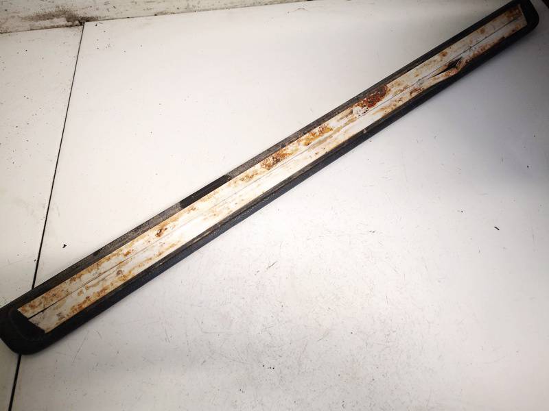 769B0AV710 Nissan Primera 2003 Interior door step trim - FRONT RIGHT