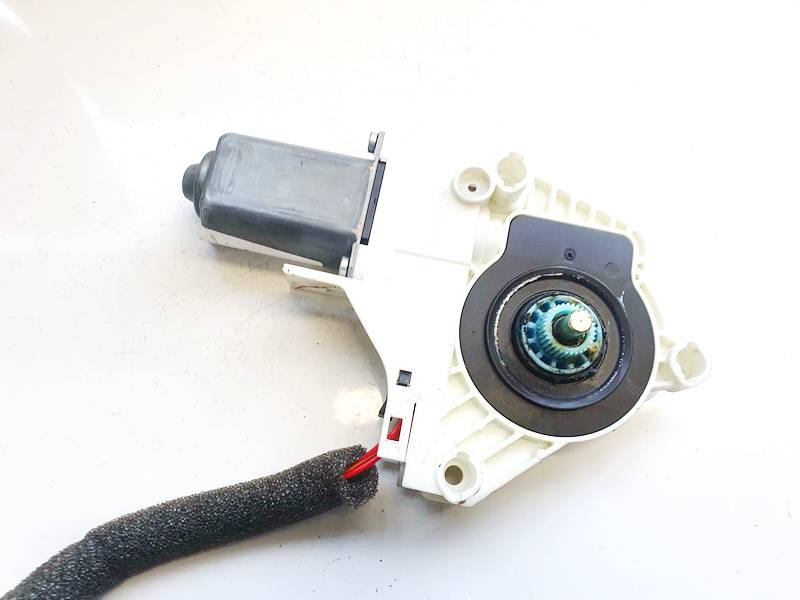 8K0959802A Skoda Superb 2012 Window Motor - FRONT RIGHT