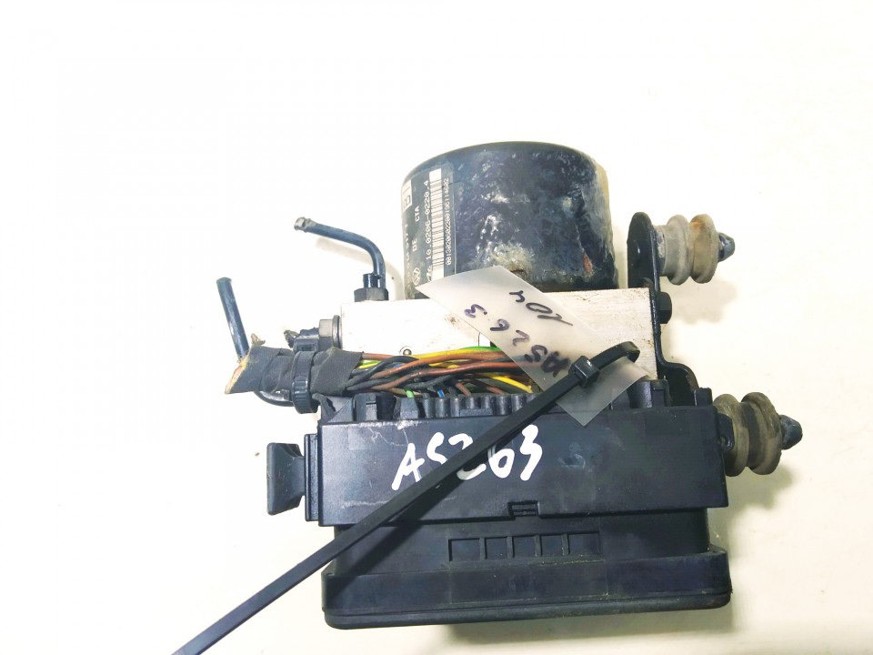 1K0614517T Volkswagen Touran 2005 ABS Unit (ABS Brake Pump)