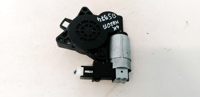 GJ6A5858X Mazda 3 2006 Durvju loga pacēlāja motors - AIZMUGURE PA KREISI