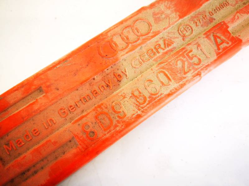 8D9860251A Volkswagen Bora 2001 Ispejamasis trikampis (avarinio zenklas) - Thumbnail 3