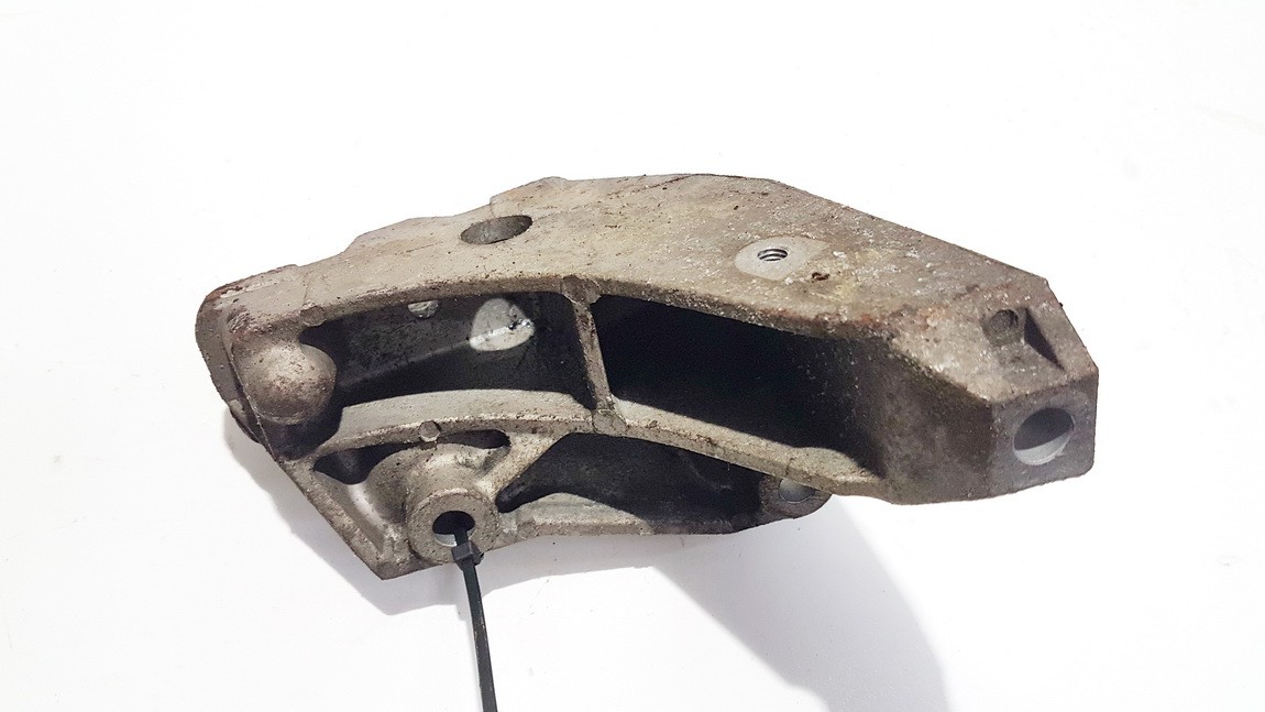 1J0199117Q Volkswagen Golf 1998 Engine Mount Bracket and Gearbox Mount Bracket