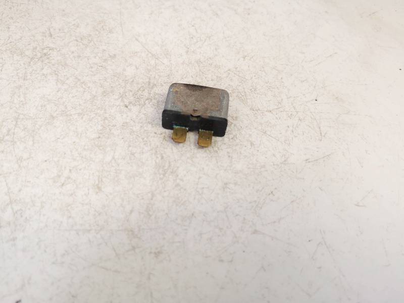 443937105A Volkswagen Passat 1998 Relay module - Thumbnail 3