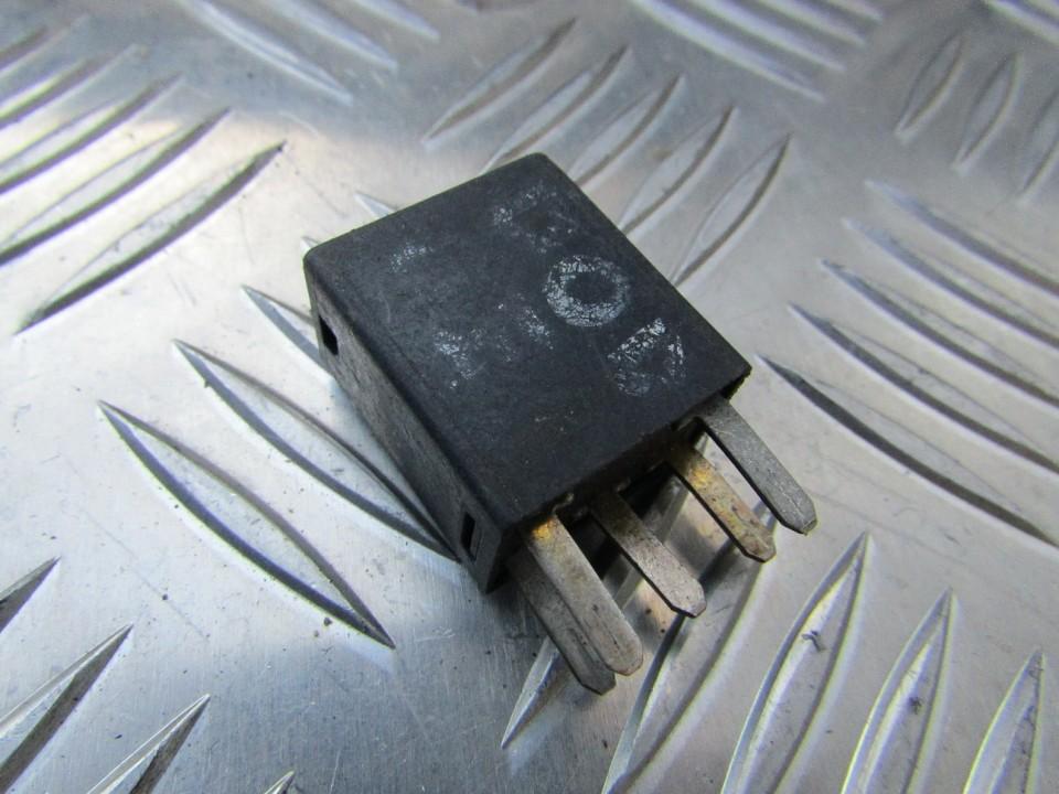 05269988AA USED Relay module Chrysler PT Cruiser 2007 0.0L 5EUR