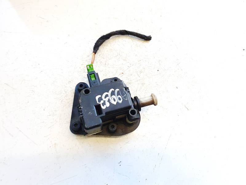 8E9827833 Audi A4 2004 Fuel Flap Motor - Thumbnail 2
