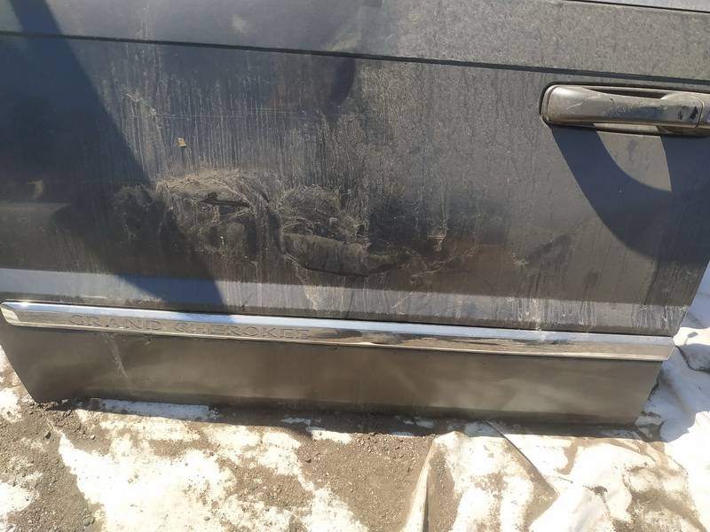 Jeep Grand Cherokee 2005 Etuoven lista (muoto) - EDESSÄ VASEMMALLA