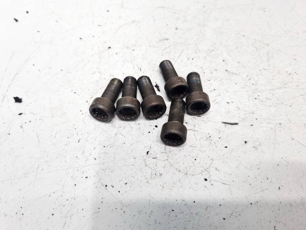 Audi A4 2005 Laukkukelan ruuvi - Thumbnail 3