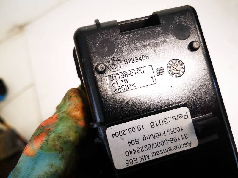 8223405 BMW 7-Series 2004 Center Console Ashtray (Ash Tray) - Thumbnail 3