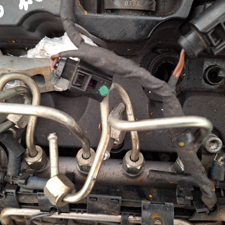 03L130089B Skoda Octavia 2010 Fuel injector rail (injectors)(Fuel distributor) - Thumbnail 4