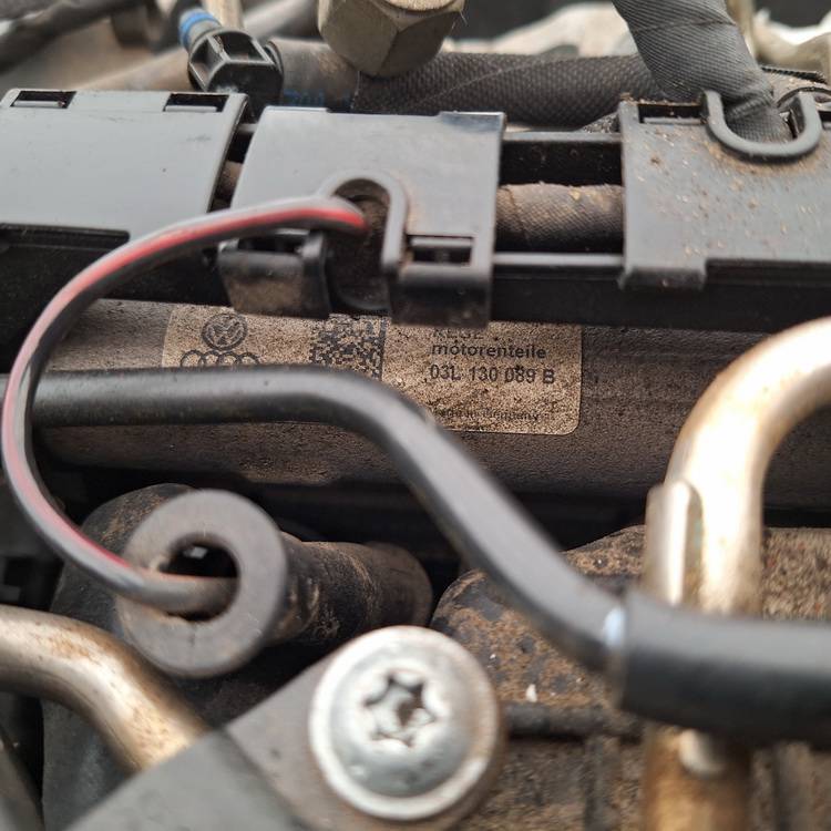 03L130089B Skoda Octavia 2010 Fuel injector rail (injectors)(Fuel distributor) - Thumbnail 3