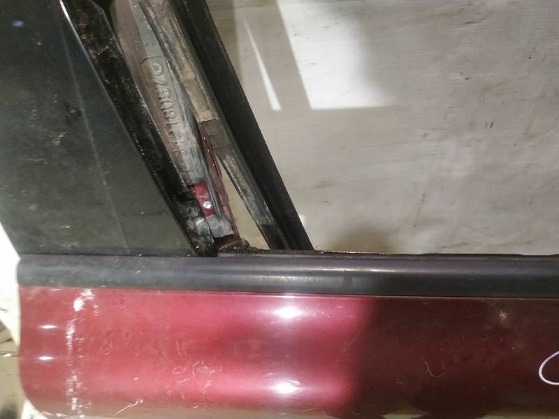 Volvo XC 70 2008 Garniture Arriere Fenêtre Côté Droite - Thumbnail 2