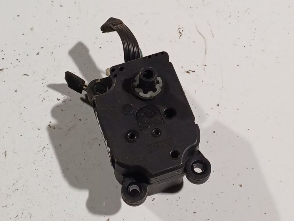 9150BU014 Peugeot 206 2002 Sildītāja vārsta motoriņš - Thumbnail 3