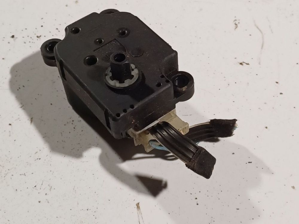 9150BU014 Peugeot 206 2002 Sildītāja vārsta motoriņš - Thumbnail 4