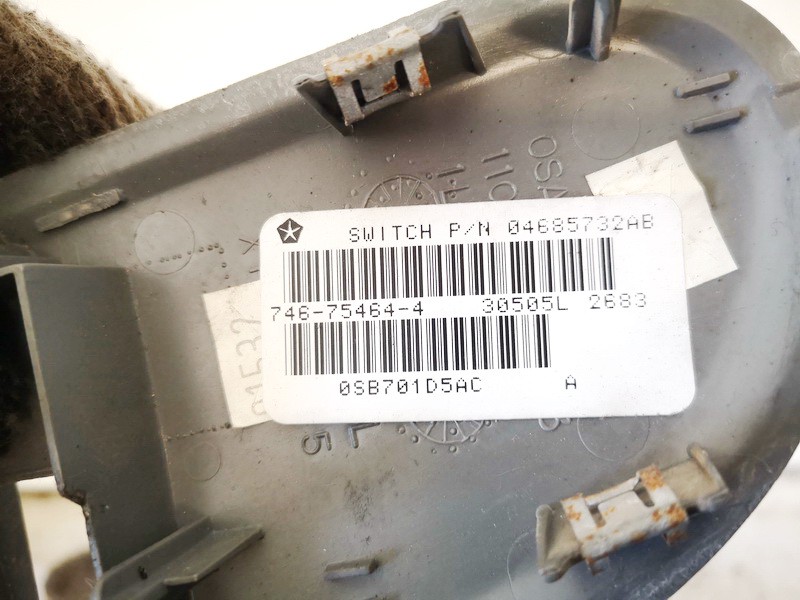 04685732AB Chrysler Town Country  2004 Window Switch Control Bezel (Trim) - Thumbnail 3