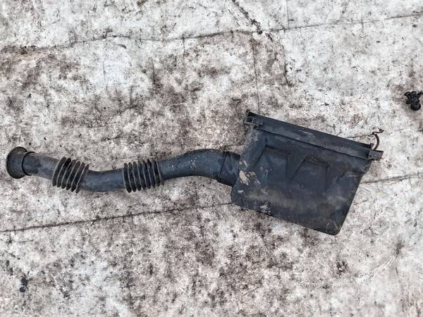 1775123030 Toyota Yaris 1999 Filtre à air Boite Admission