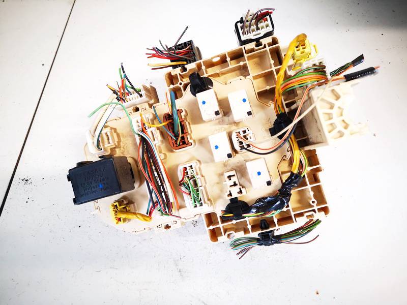 3677062JB0 Suzuki Swift 2006 Fuse box