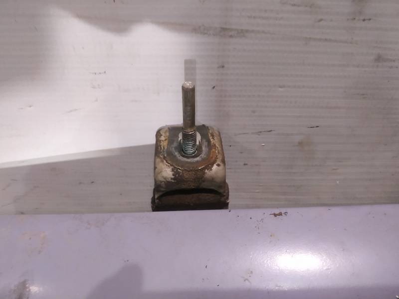 Volkswagen Caddy 2006 Hood Hinges - REAR LEFT