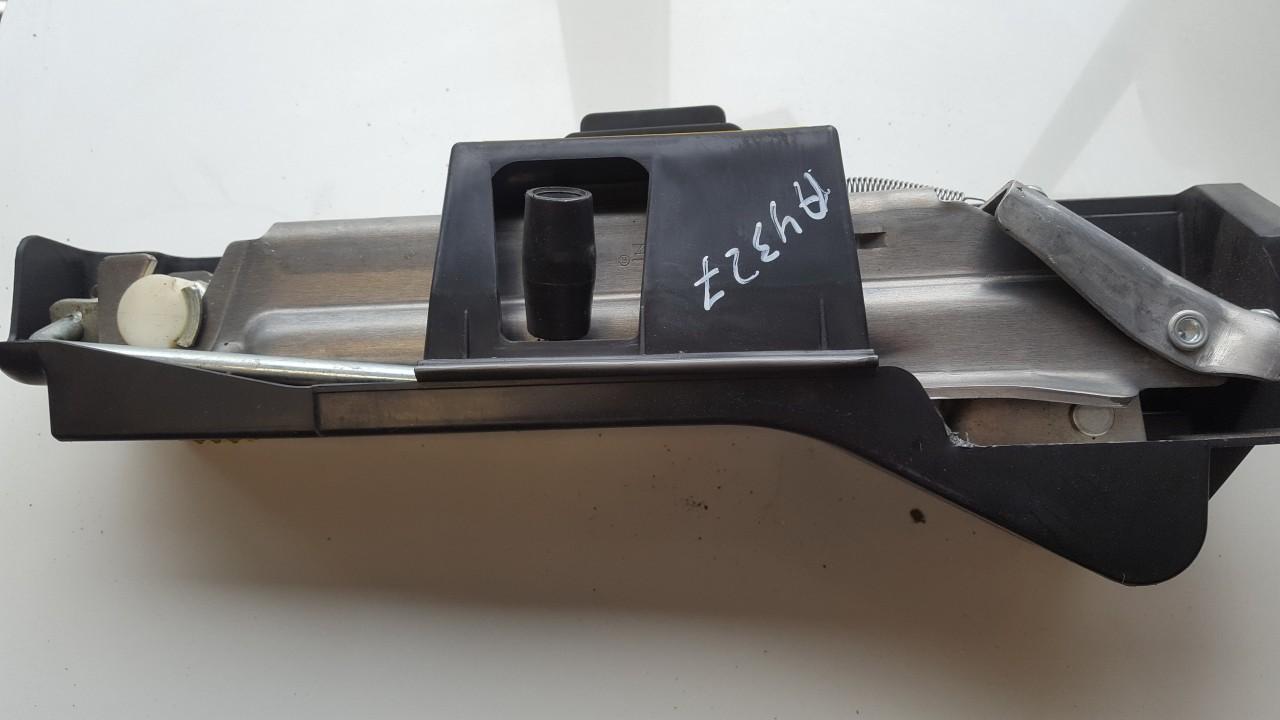 8E0010175A Audi A6 2005 Roadside Jack