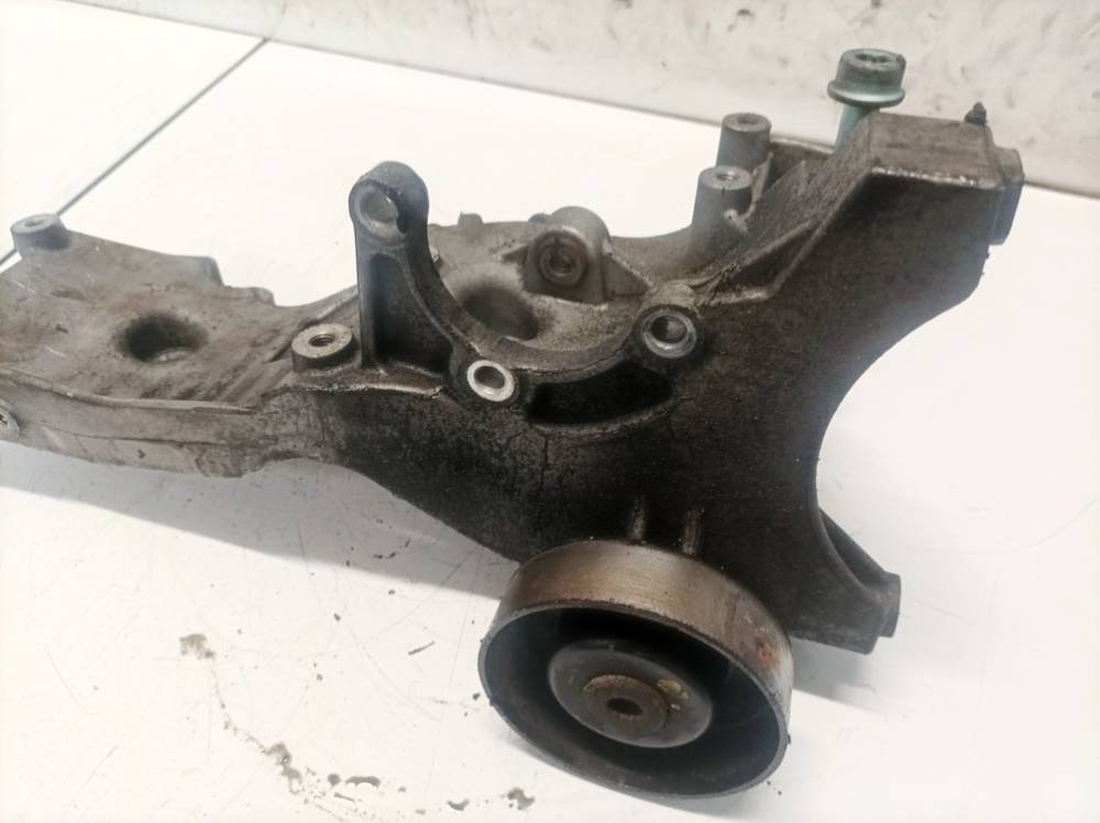 06D903143D Audi A4 2005 Moottorin kiinnike - Thumbnail 2