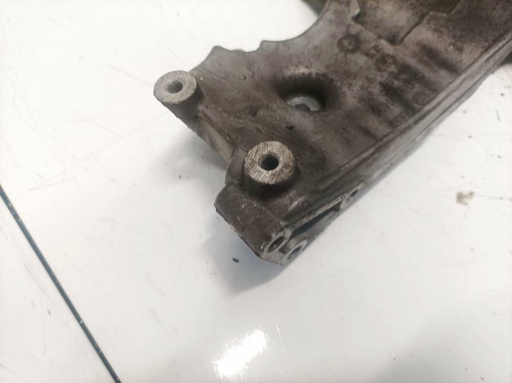 06D903143D Audi A4 2005 Moottorin kiinnike - Thumbnail 3