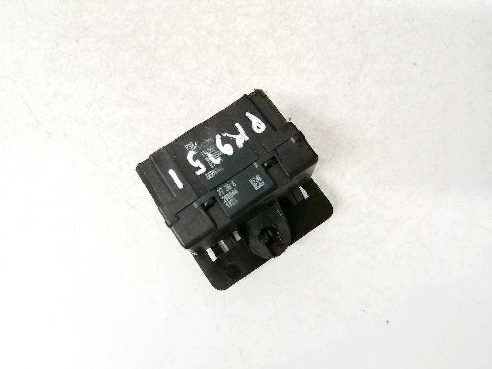 200000 Volvo S60 2003 Przekaźnik