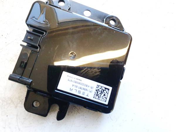 P165678730A Tesla Model Y 2023 Anderen Computern