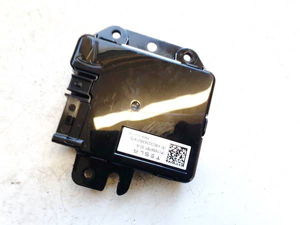 P165678730A Tesla Model Y 2023 Anderen Computern - Thumbnail 2