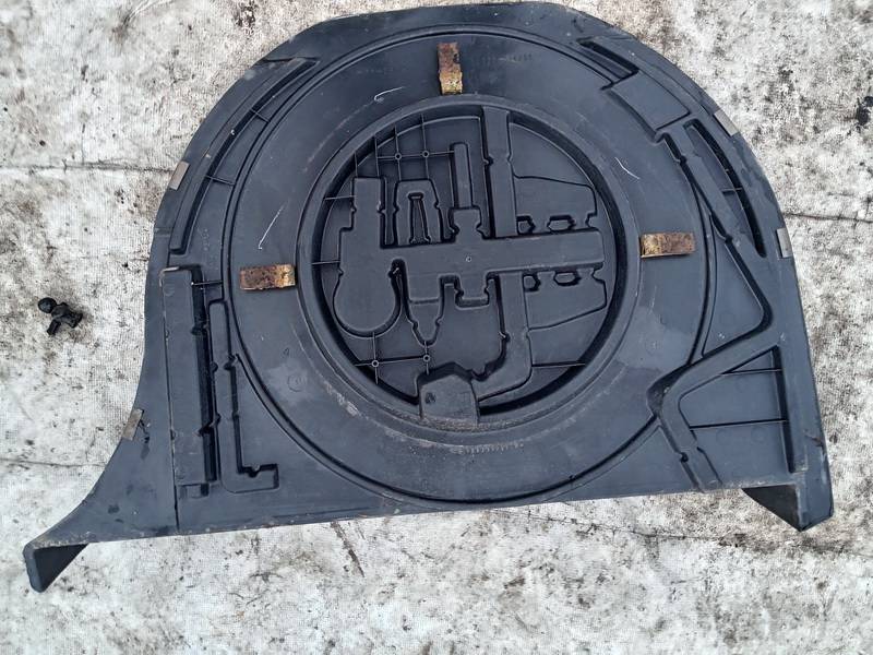 6477152010 Toyota Yaris 1999 Tool kit