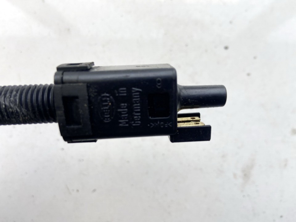 811907343B Volkswagen Passat 1998 Czujnik świateł hamulca (przekaźnik-klakson) - Thumbnail 3