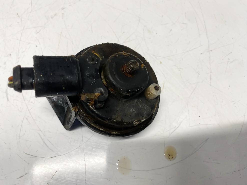 01.1157 Volkswagen Golf 2004 CLAXON, SEÑAL ACÚSTICA