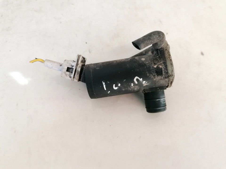 93BB17K624BA Ford Focus 2000 Windshield Windscreen Washer Pump