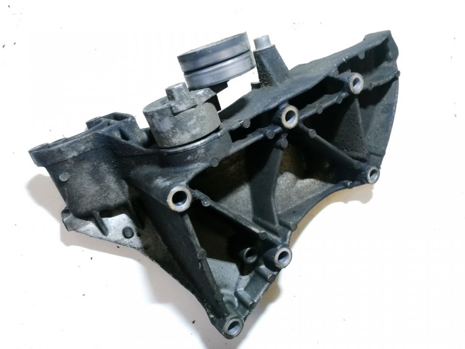 8200115762 Renault Laguna 2004 Engine Mount Bracket and Gearbox Mount Bracket