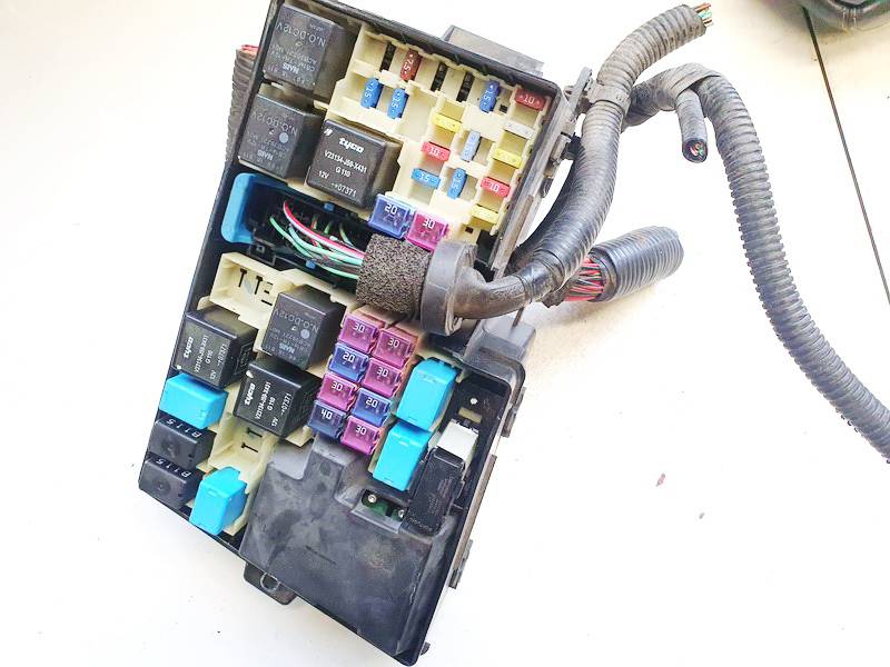 EG2166767 Mazda CX-7 2007 Fuse box