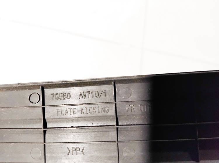 769B0AV710 Nissan Primera 2003 Interior door step trim - FRONT RIGHT - Thumbnail 3