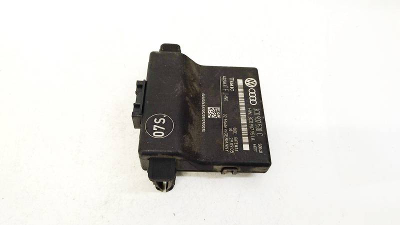 3C0907530C Volkswagen Passat 2006 Door control relay (DOOR CONTROL UNIT MODULE ECU )