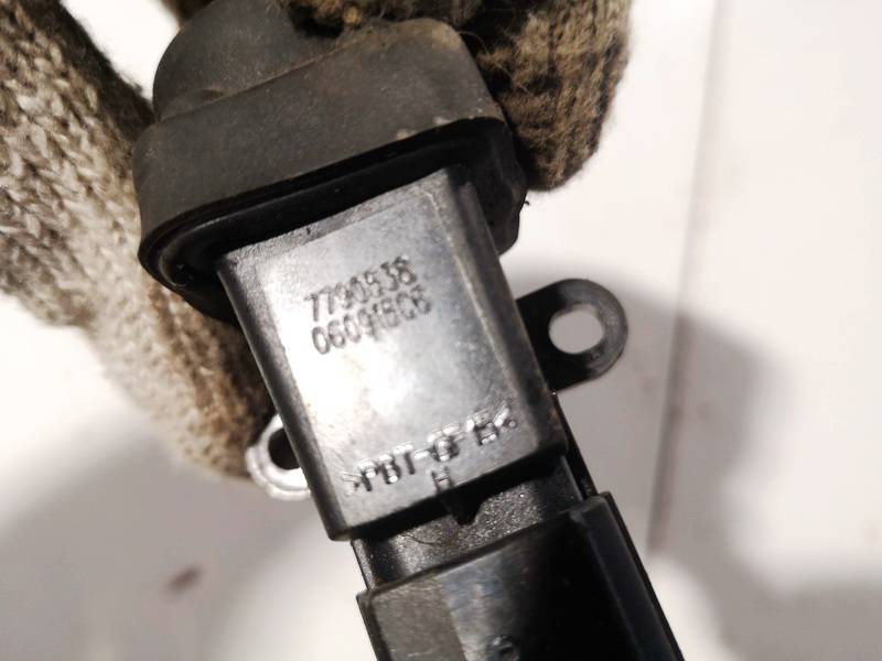 7790538 Fiat Croma 2007 essence Crash Capteur Interrupteur carburant - Thumbnail 3