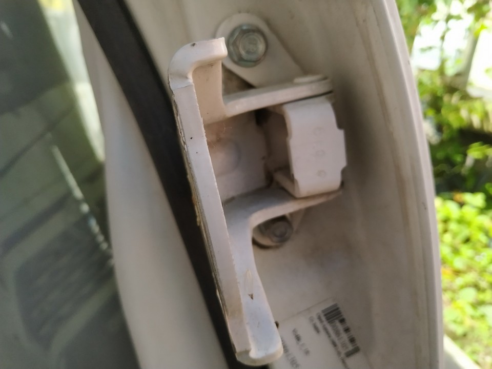 Opel Antara 2008 Aizmugurējo durvju eņģe - AIZMUGURE - Thumbnail 2