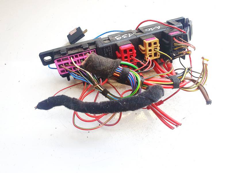 8L0941822A Volkswagen Passat 2005 Fuse box - Thumbnail 3