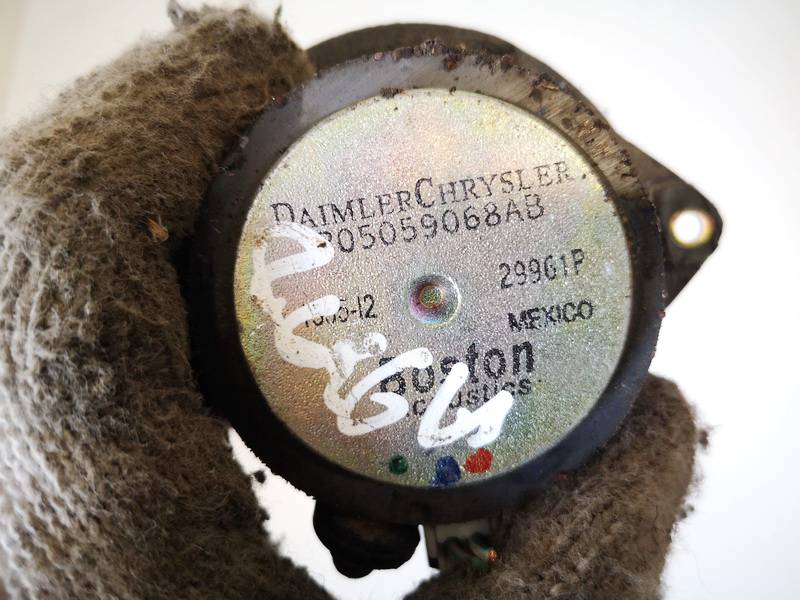 P05059068AB Jeep Grand Cherokee 2005 Speaker (audio) - Thumbnail 3