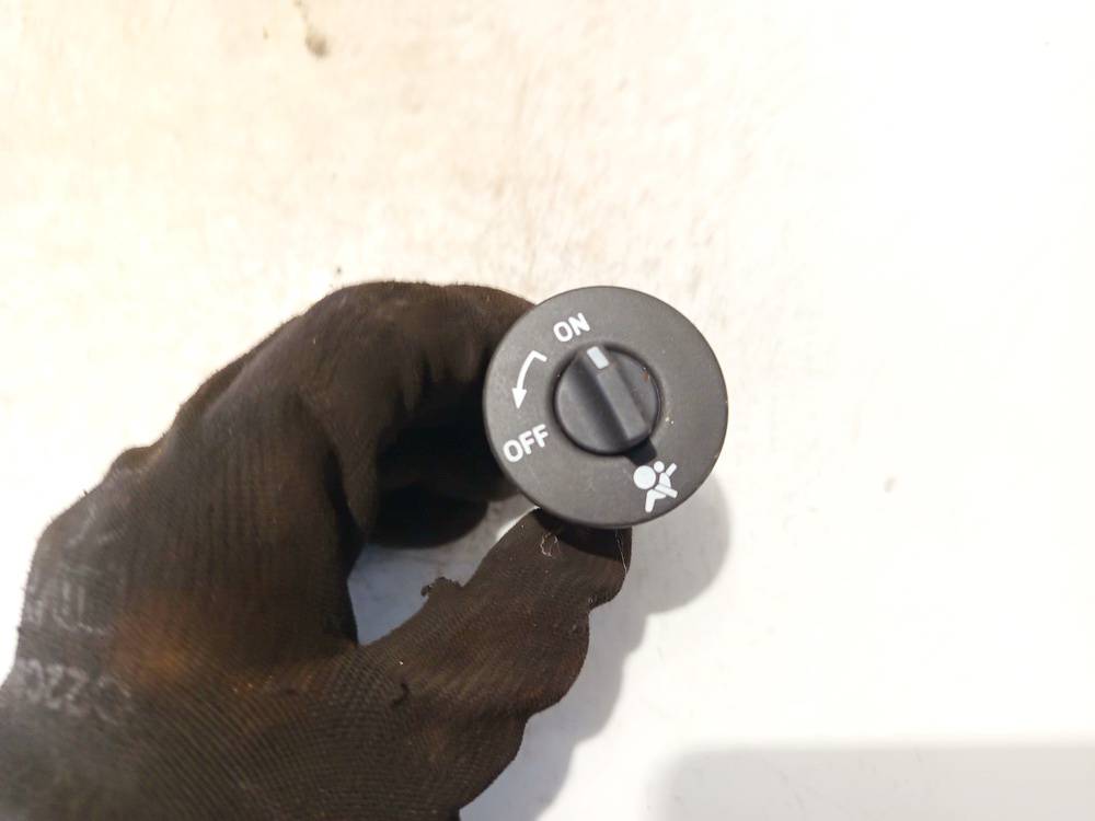 8200169589D Renault Megane 2011 AIRBAG on off Switch (SAFETY ON-OFF SWITCH)