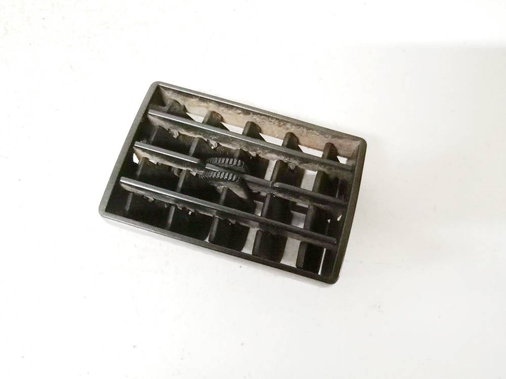 221601 Renault Espace 1992 Dash Vent (Air Vent Grille)