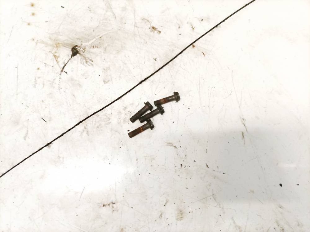 Volkswagen Golf 1999 Pressure Plate screw