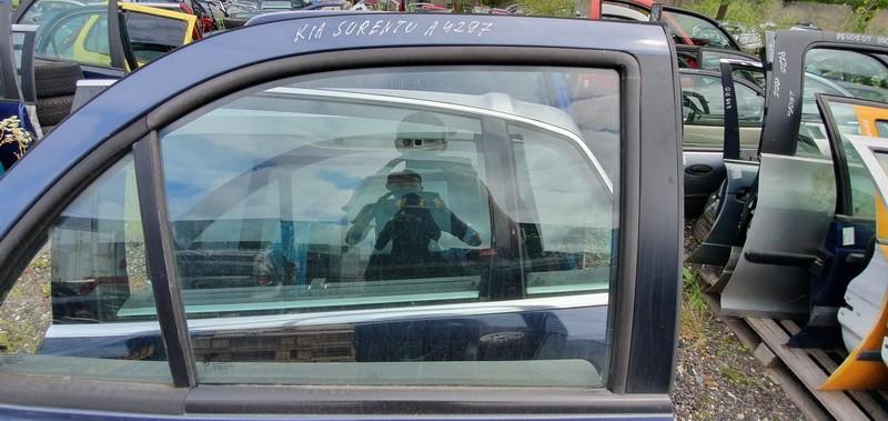 Kia Sorento 2004 Durvju stikls - AIZMUGURE PA LABI