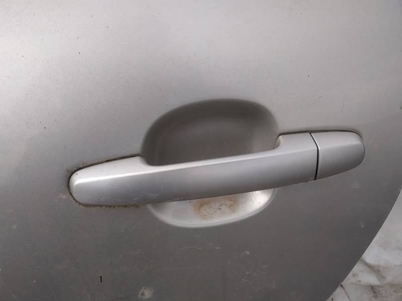 Toyota Avensis Verso 2003 Zewnętrzna klamka drzwi - TYLNE LEWE