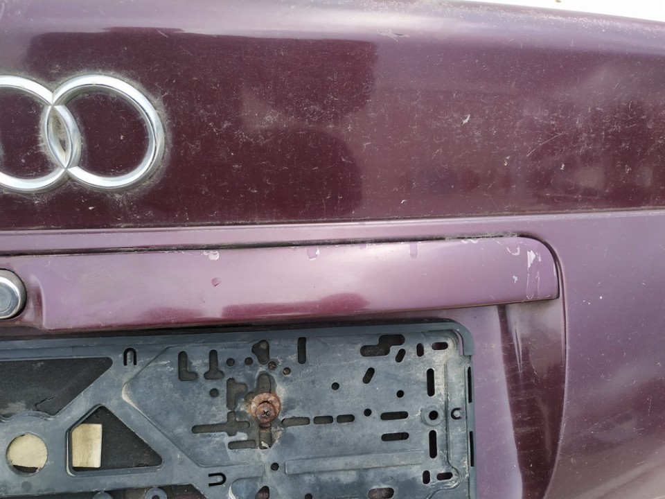 Audi A4 1995 Juego de molduras protectoras de la puerta-portón del maletero - Thumbnail 3