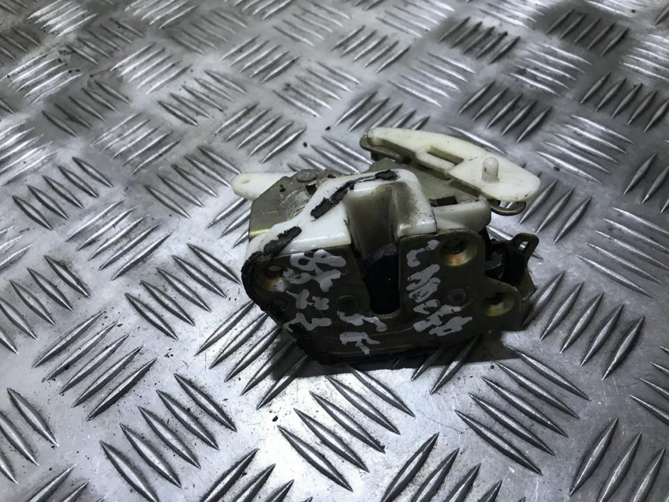 Mitsubishi Lancer 1994 Замок двери - задний левый