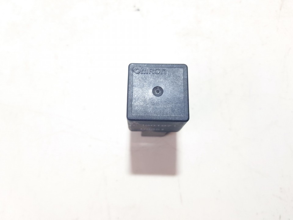 MR301971 Mitsubishi Galant 1999 RELÉ PARA AUTOMÓVIL