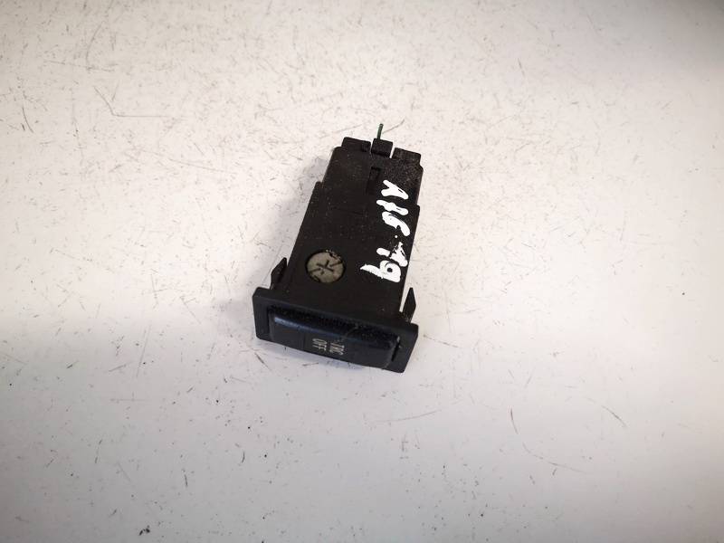 TR8801 Toyota Avensis 2003 Przycisk DTC